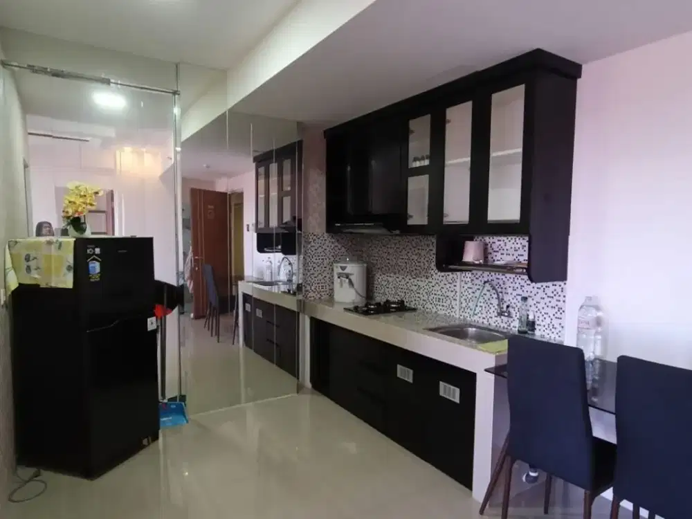 DiSewakan Apartemen Puncak Dharmahusada Tower A 2BR Luas 56 Full Furnished Raya MERR Dekat Kampus UNAIR
