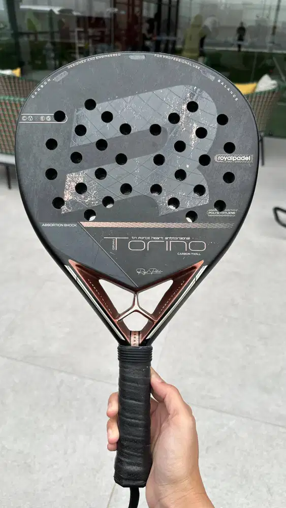 WTS  Raket Padel Royal Torino Kondisi terawat & tangan pertama