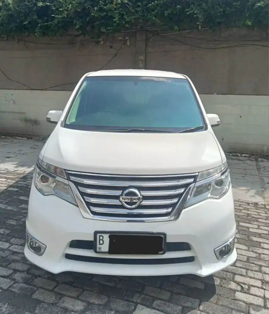 《KM 70 RB》Nissan Serena 2015 HWS ANTIK