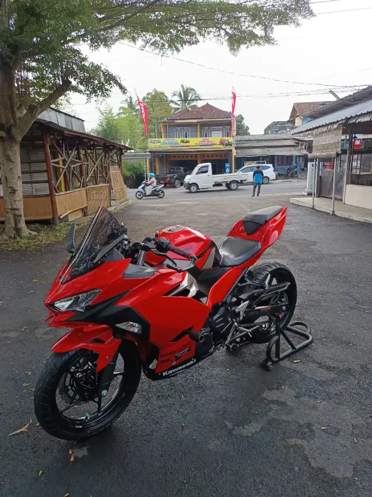 Kawasaki ninja new fi 2018 km 9rb rasa baru full bonus