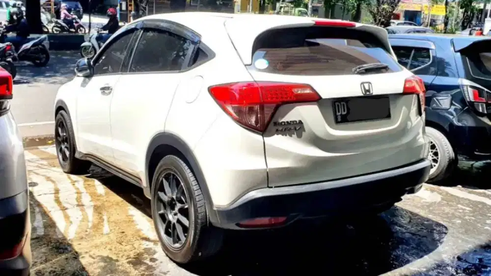 Hrv s at 2018 kondisi mulus