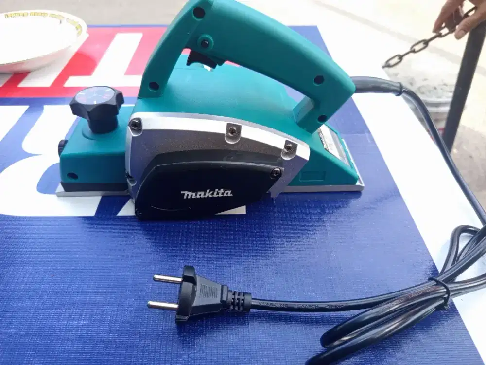 Makita N1900B mesin serut