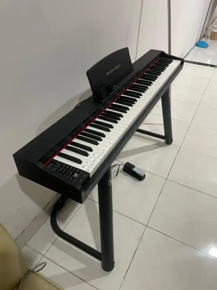 Piano dan Meja (1 set )