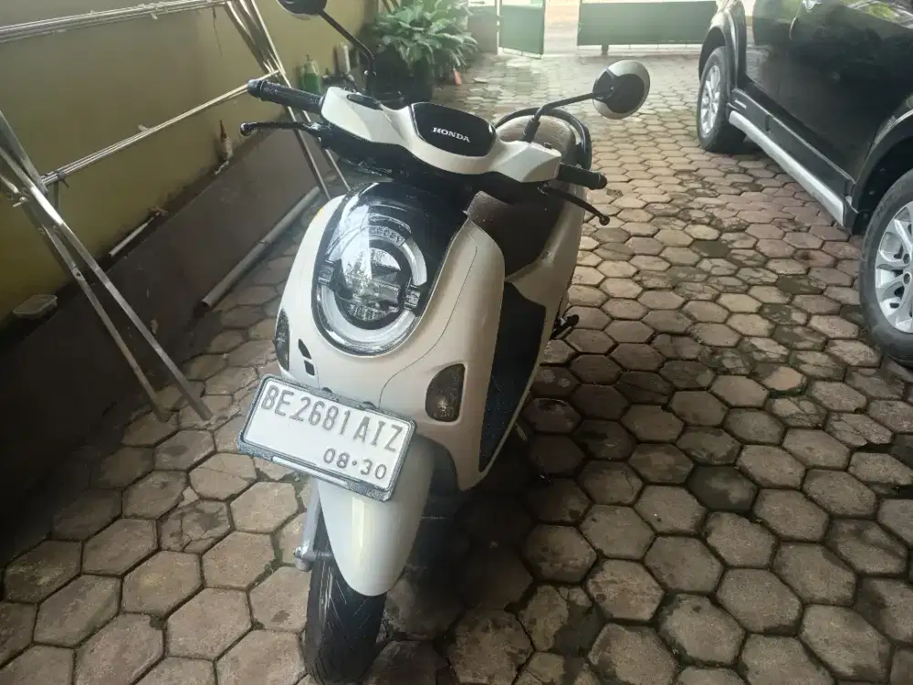 Motor scoopy tangan pertama mulus