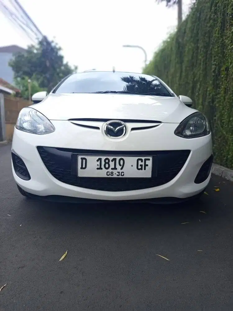 Mazda 2V Otomatic 2012