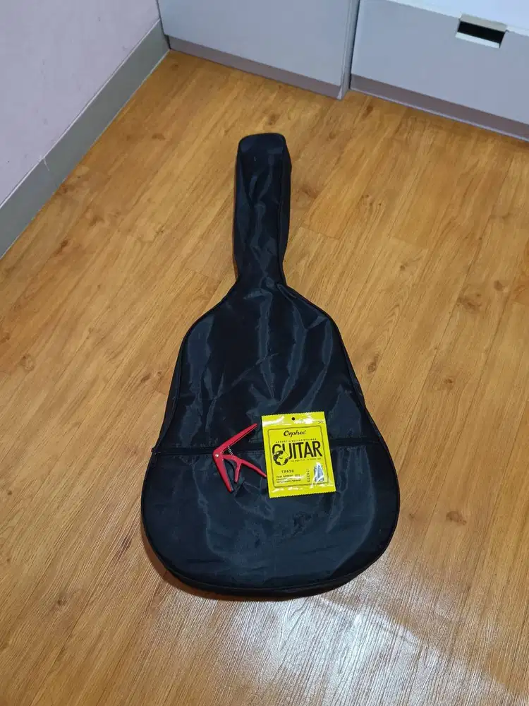 Tas sarung gitar ukuran besar kapo dan senar string akustik 1 set
