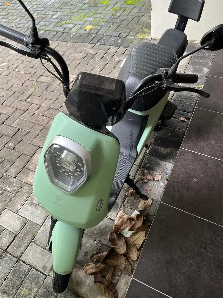 SEPEDA LISTRIK UWINFLY M60