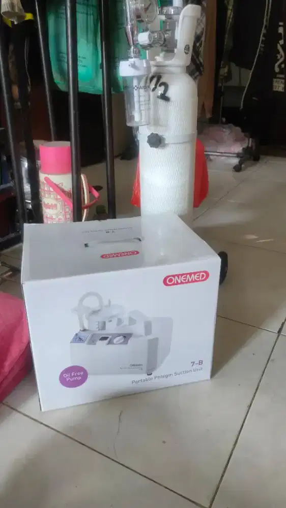 Tabung oksigen dan alat sedot dahak onemed