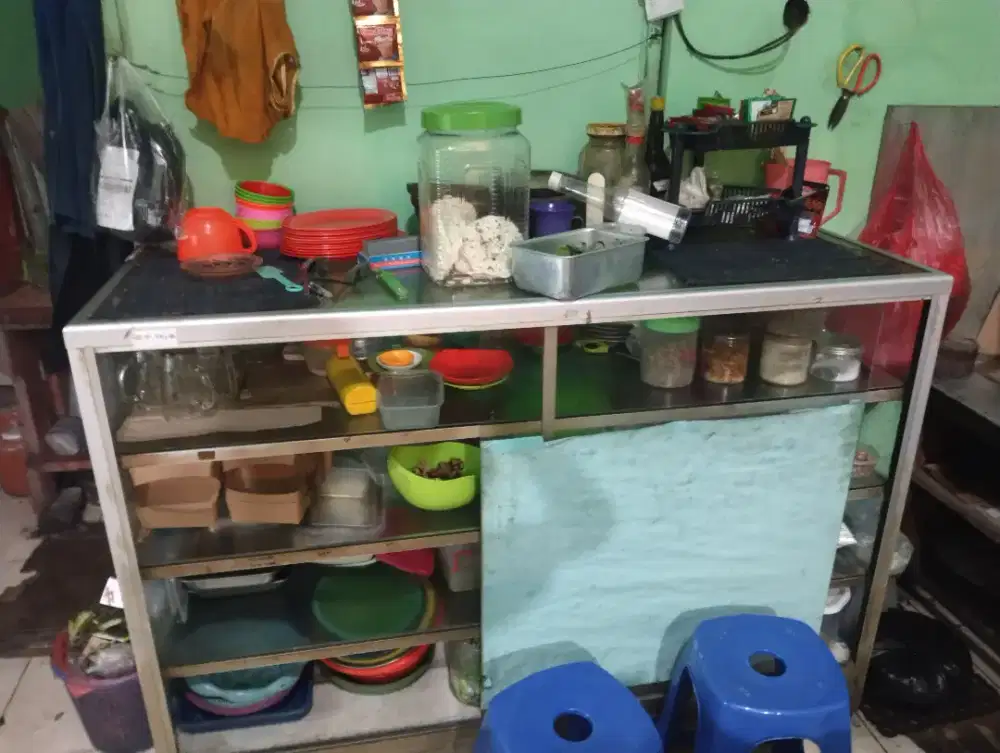 Etalase kaca bekas
