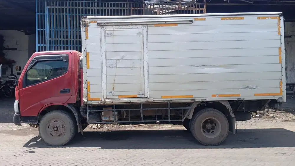 Siap Pakai Dyna truck Box