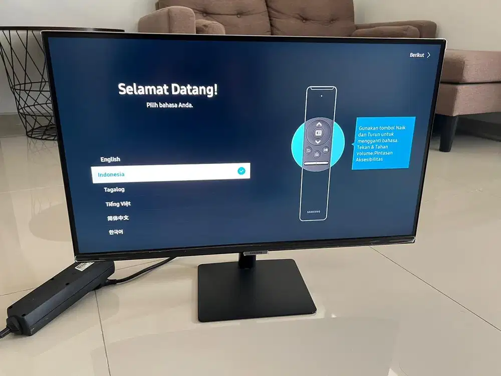 Samsung Smart Monitor M5