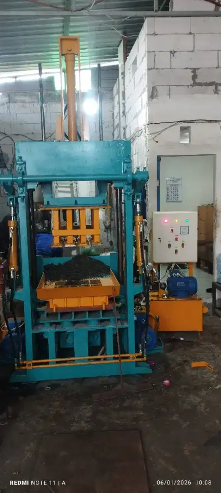 Mesin hidrolis batako paving kualitas terjamin