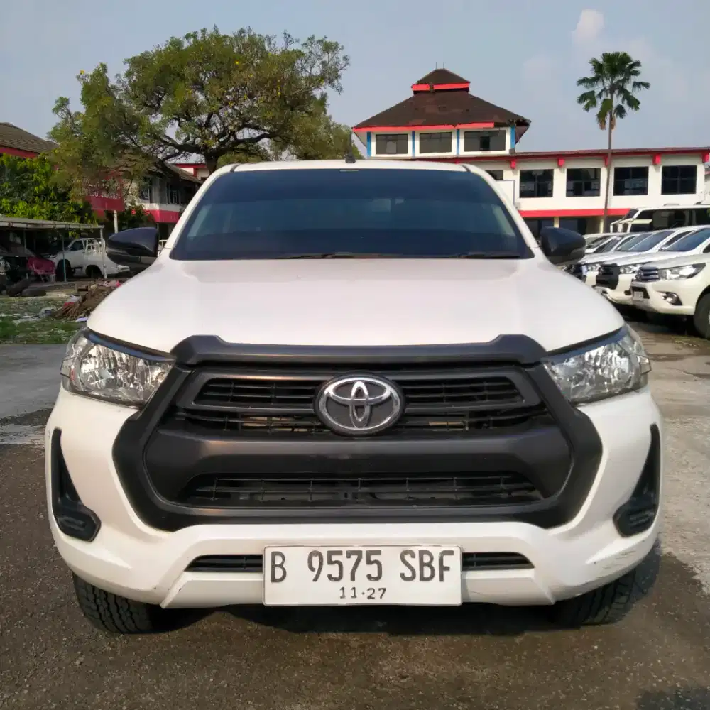 TOYOTA HILUX DC E 2.4 4X4MT 2022