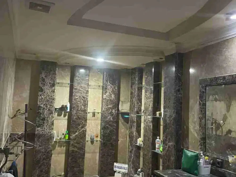 Di Jual Rumah lelang luas 1054 M lokasi di larangan Ciputat jalan adam malik ciputat