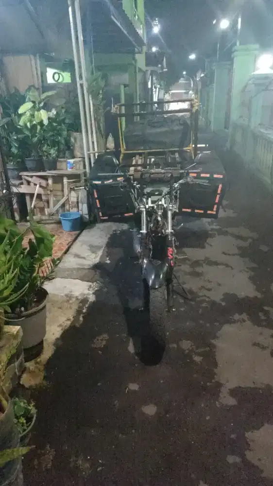 Bracket dan Tas Motor Kapasitas Besar Jumbo