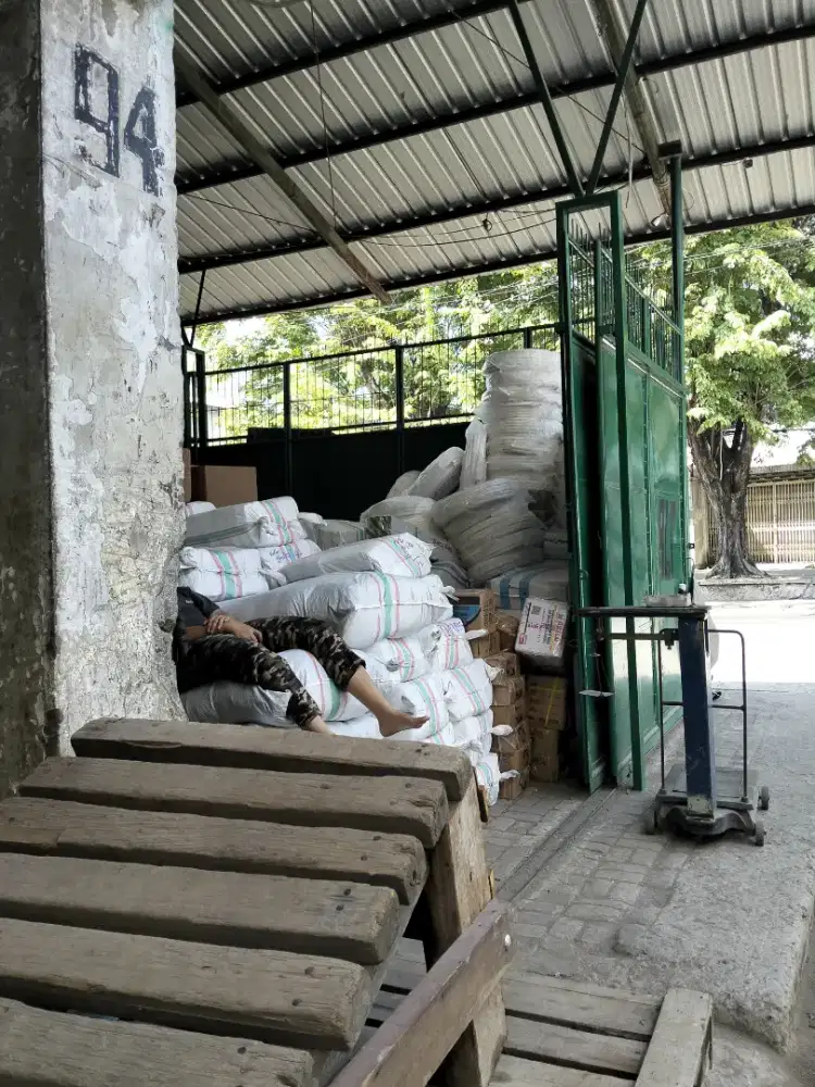 lowongan kuli bongkar muat expedisi