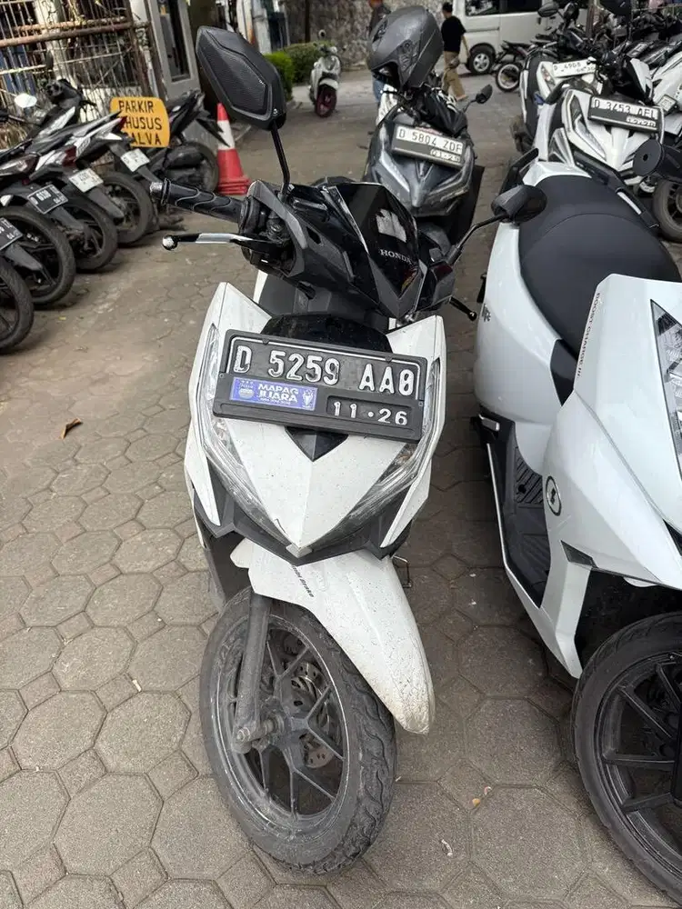 HONDA VARIO 125 2016 PUTIH BIRU PAJAK AMAN