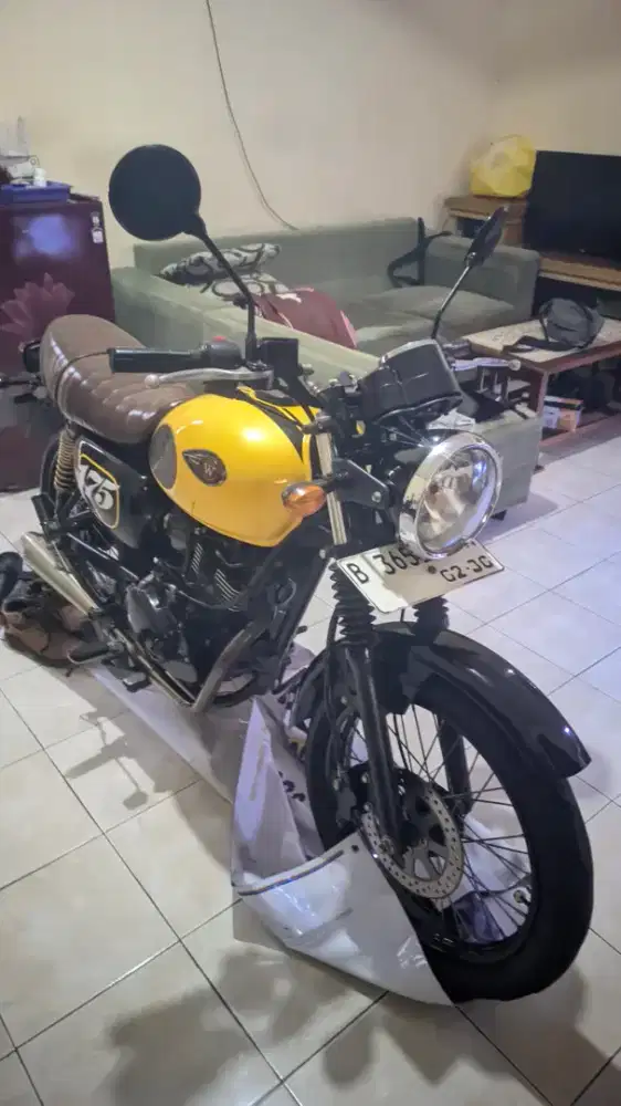 Kawasaki w175 cafe