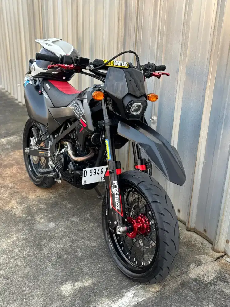 kawasaki klx sm 2024 akhir seperti baru full modif dijual murah