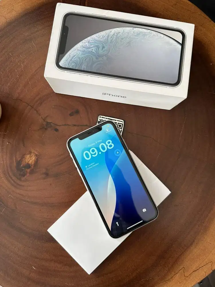 Dijual iphone xr 128gb white