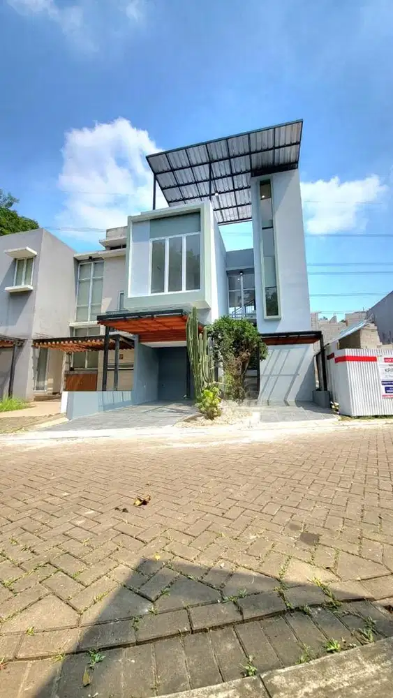 HOT SALE!!!RUMAH MEWAH BRANDNEW SIAP HUNI LOKASI STRATEGIS AMAN NYAMAN