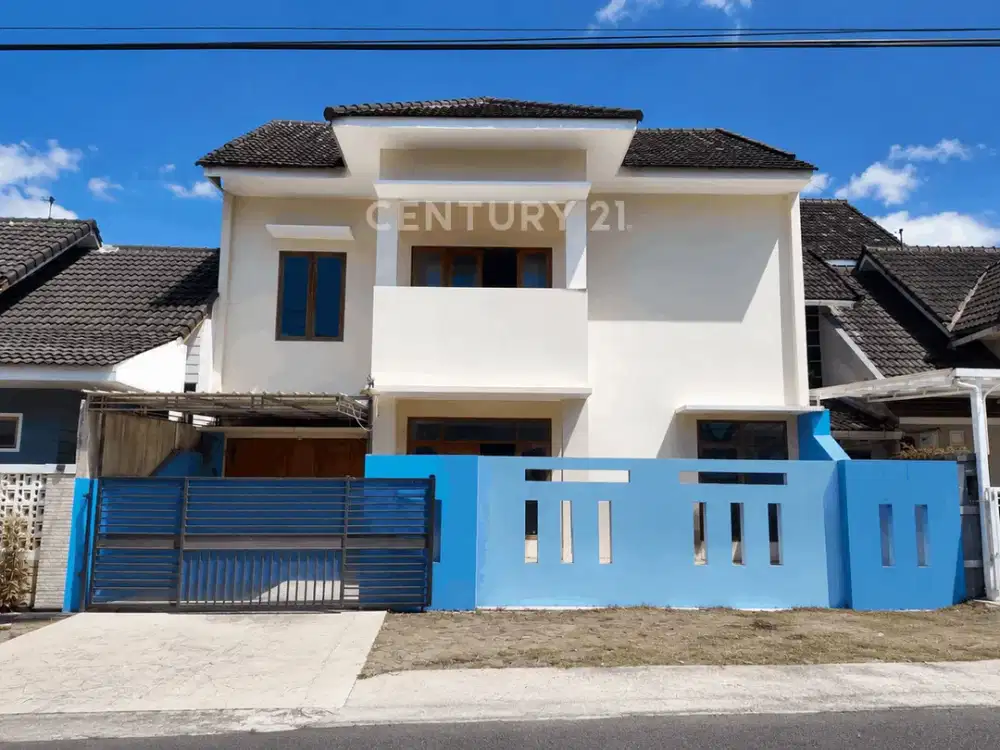 Rumah 2Lt Hanya 500m Ke Jl Kaliurang Untuk Hunian Atau Kantor