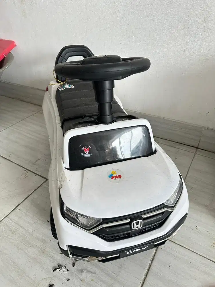Mobil mainan anak