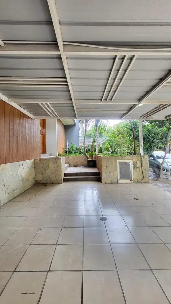 HOT SALE!!!RUMAH MEWAH SIAP HUNI LOKASI STRATEGIS DALAM CLUSTER ELIT