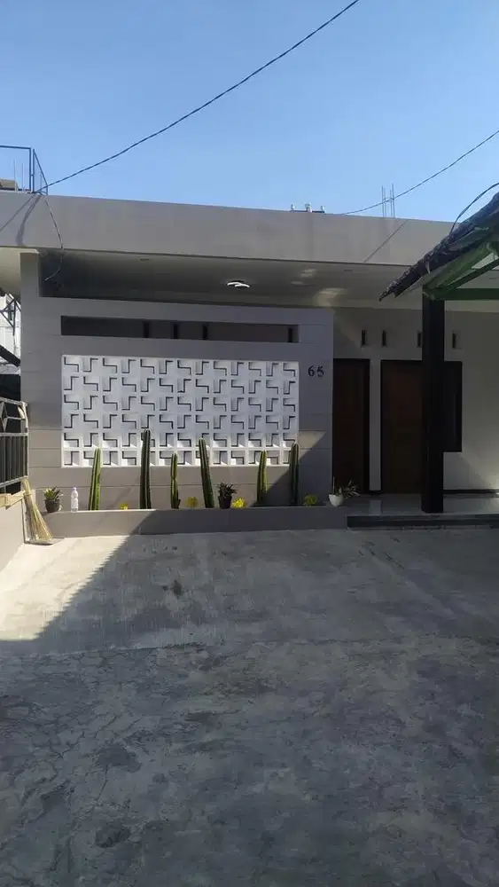 DIKONTRAKAN RUMAH STRATEGIS TENGAH KOTA