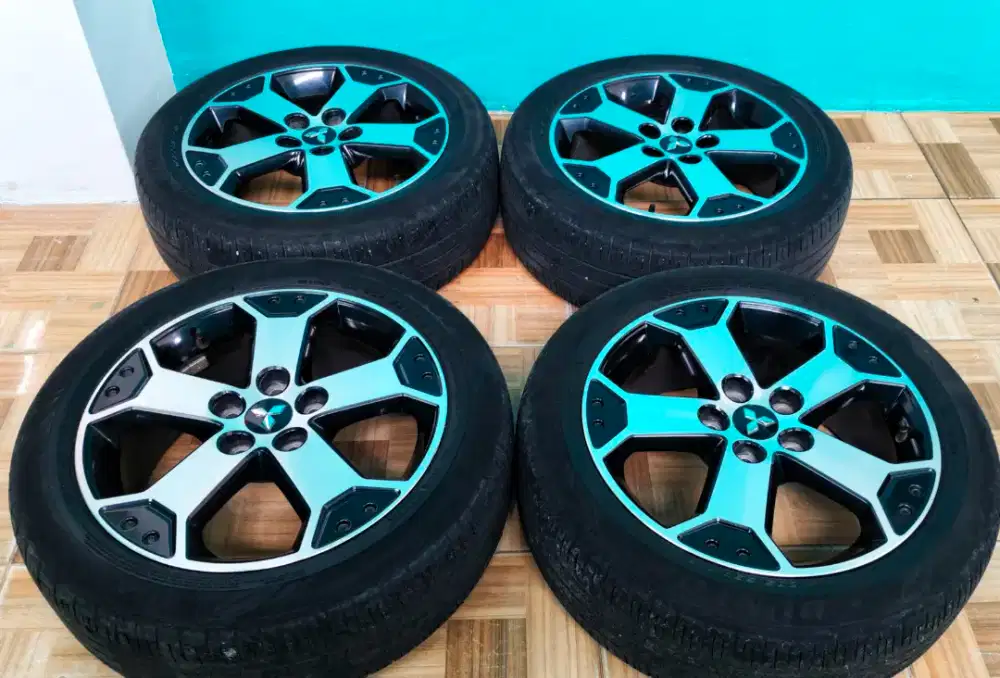 Velg second r17+ban original Xpander cross