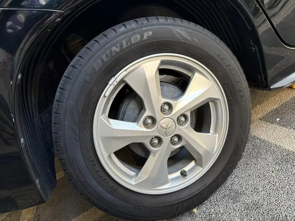 Velg dan ban xpander gls ori