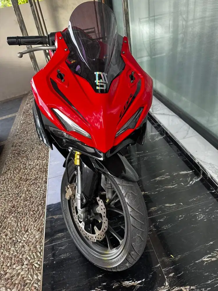 Honda CBR sporty 150cc Free Helm