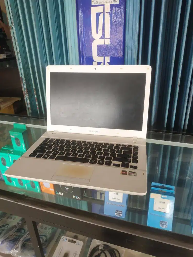 Samsung buat kerja pengetikan dan browsing ringan / harga terjangkau