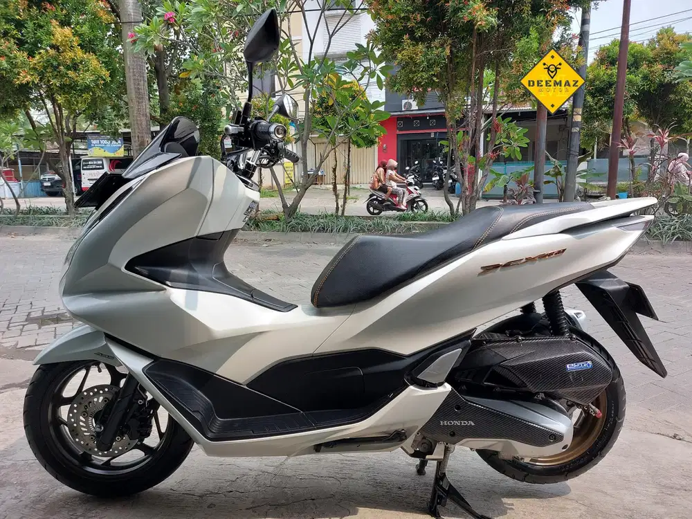 (DP 300)‼️ Honda PCX 160 ABS Putih Mulus 2023 Cash / Kredit