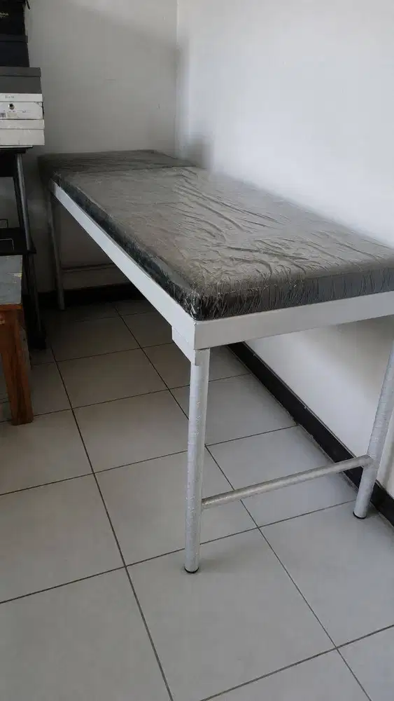 Dijual Bed Periksa Pasien + stool masih dalam plastik
