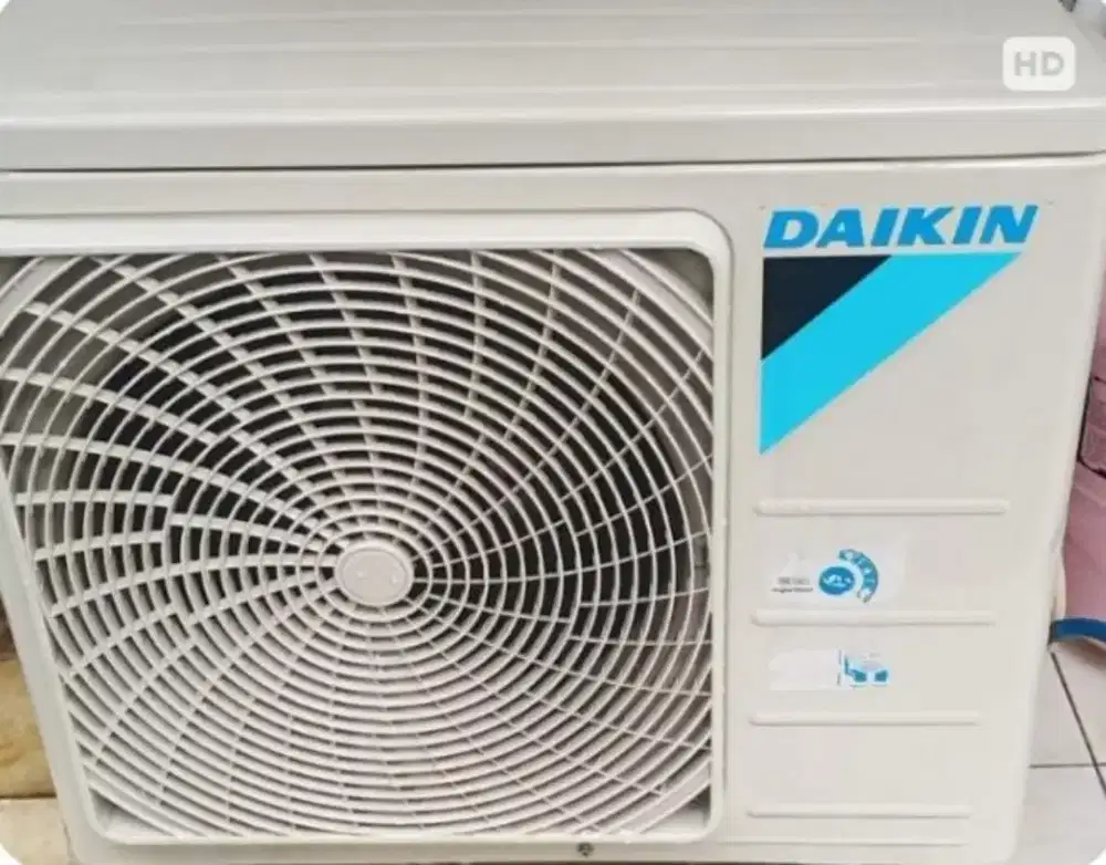 AC 1pk merk Daikin mulus, normal, berfungsi dengan baik