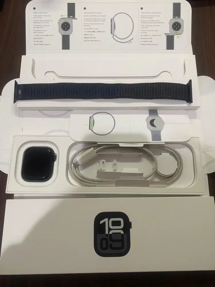 Apple watch series 10 garansi ibox fullset mulus