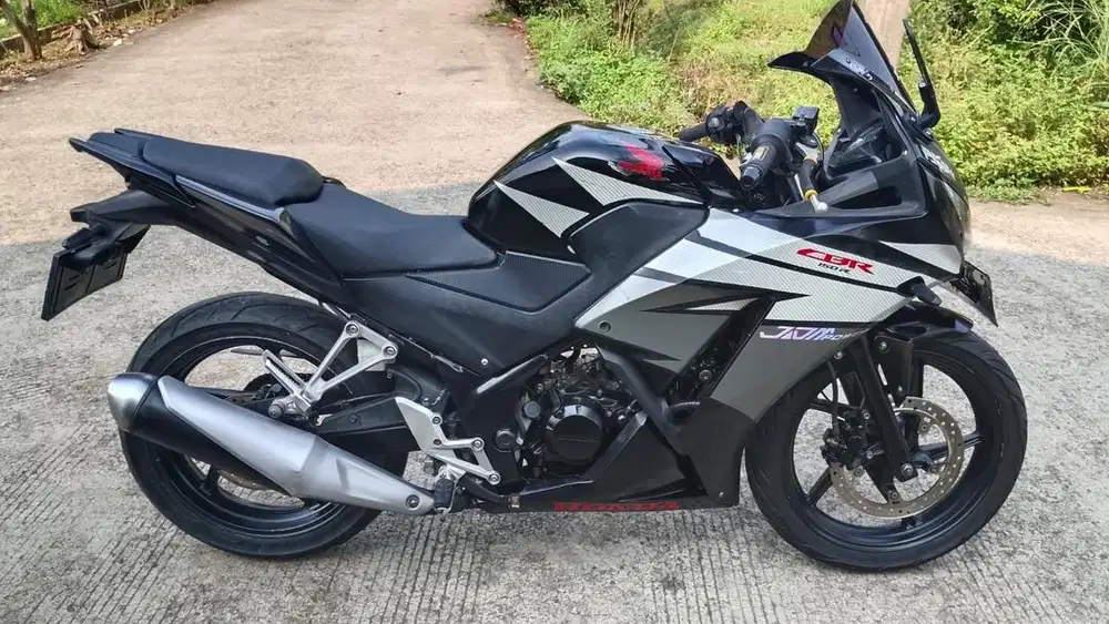 58@: PAJAK OF +KALENG,F KAB CBR150R K45 OLD 2015