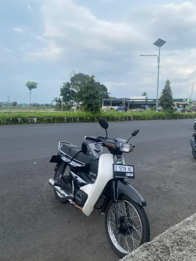 Honda astrea grand