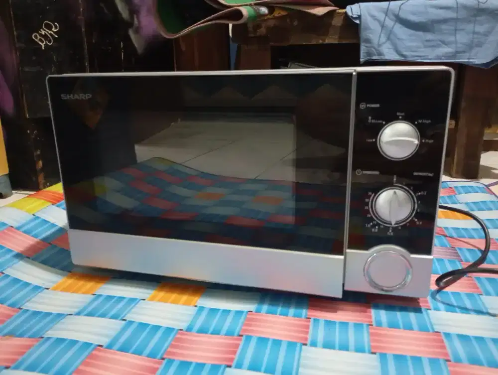 Di jual oven Microwave Merk Sharp