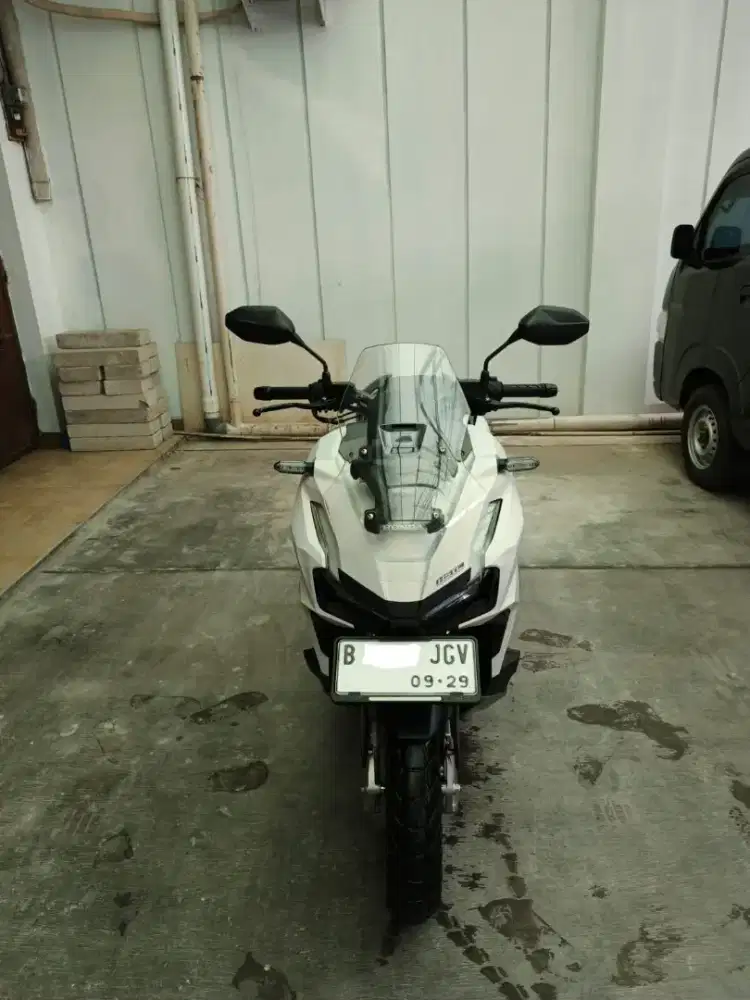 Dijual Honda adv 160 abs km 3000 tahun 2024
