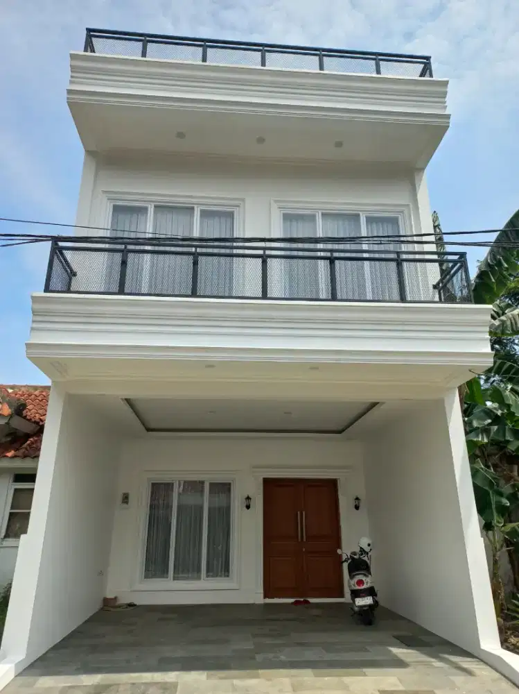 DiJUAL Rumah Baru renovasi like new Di Sentul City private pool
