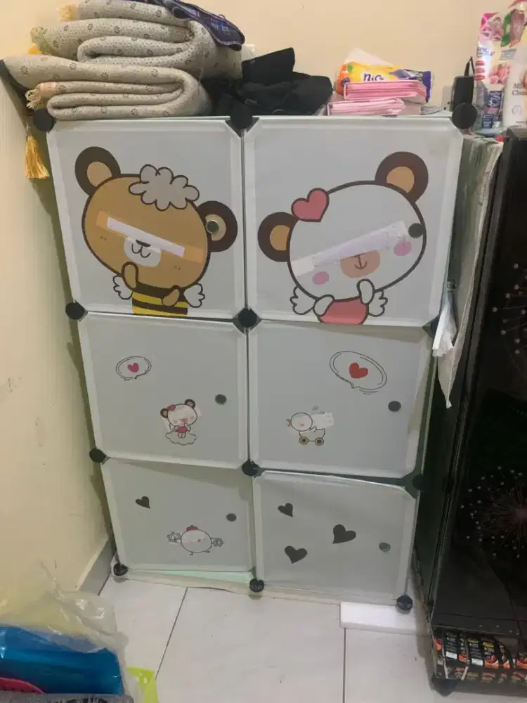 Lemari Baju Plastik