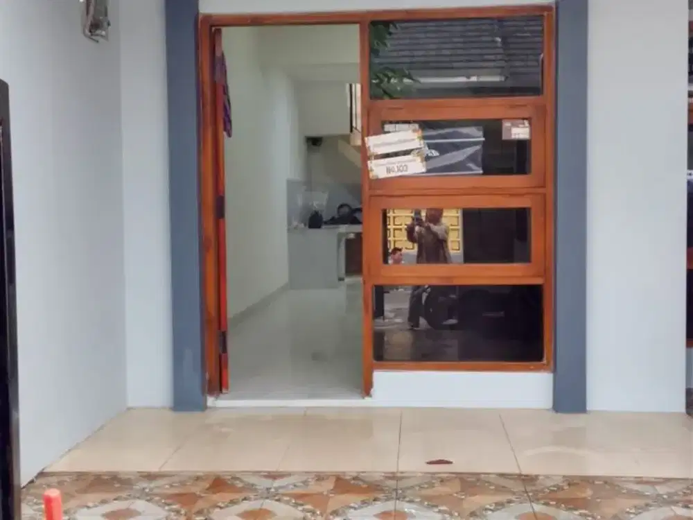Dijual Rumah 2 Lantai Nyaman Siap Huni Minimalis Lokasi di Cisaranten Kulon Arcamanik Bandung