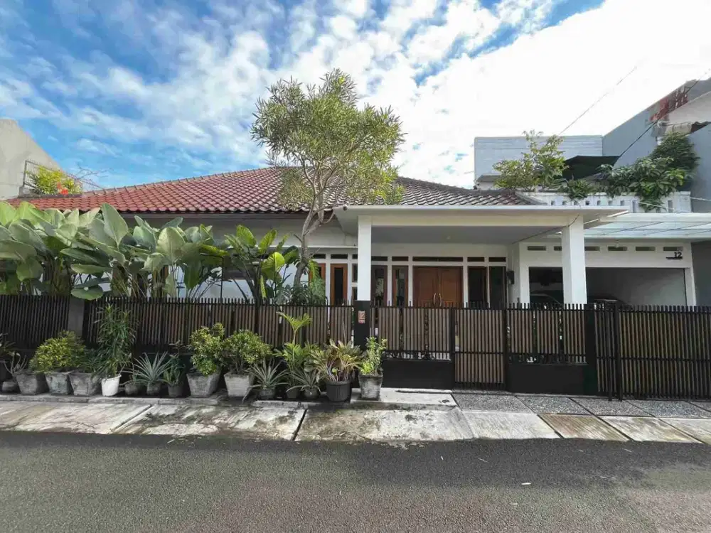 Rumah dalam Komplek Pertamina Jakarta Timur – Security 24 Jam, Lingkungan Nyaman