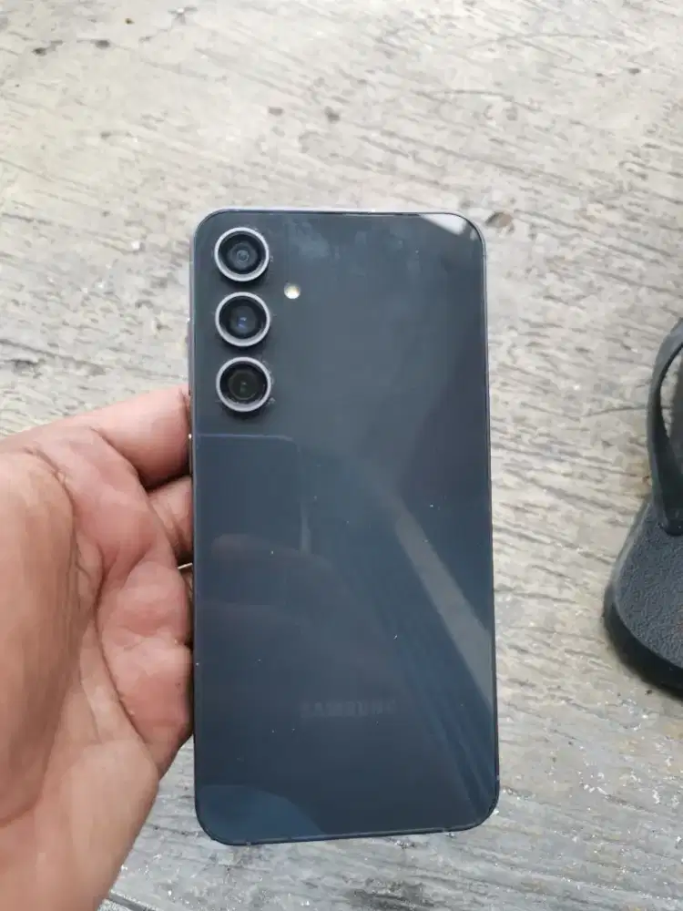 samsung s23 fe 8/256 minus