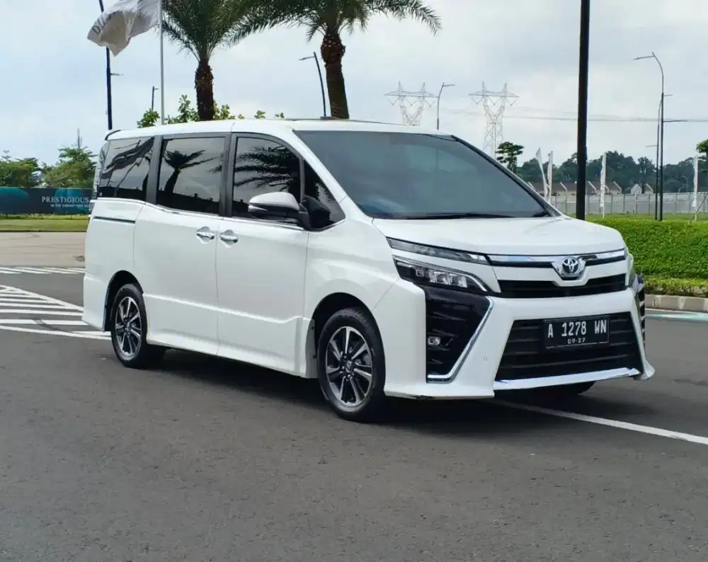 Toyota Voxy 2.0 At' 2019 Bensin Putih Metalik