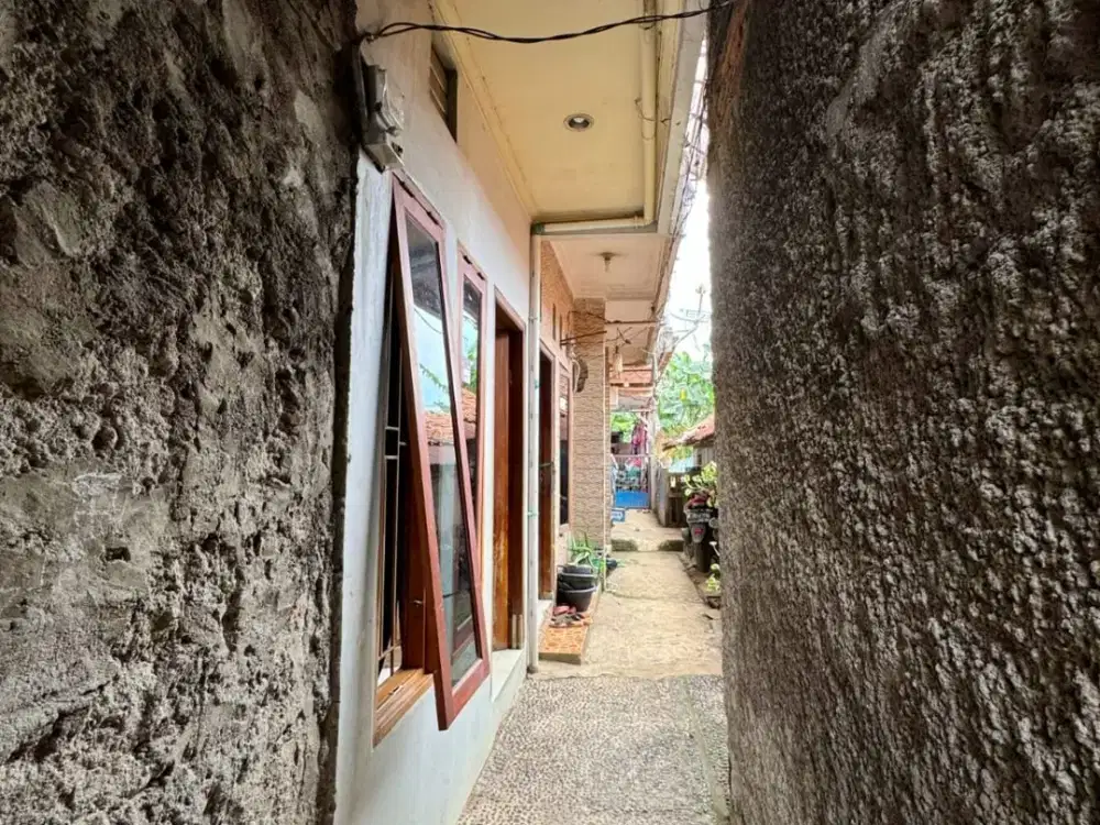 Dijual Rumah Dua Lantai Harga Bagus di Cawang