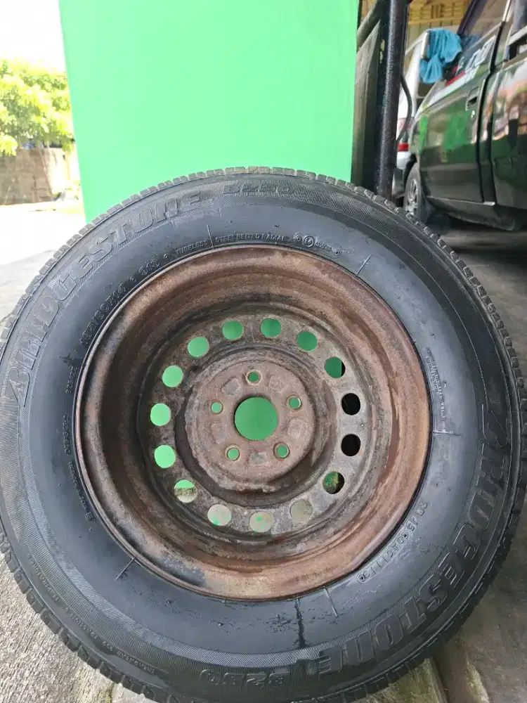 Ban serep L300  bekas