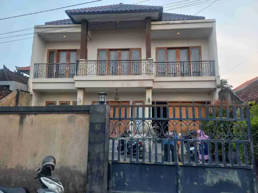 Rumah 2 Lantai Terletak di Jl. Tukad Pule, Sesetan - Denpasar Selatan, BALI


Spesifikasi :
LT 391m2dan LB 469m2
4 kamar Tidur
4 Kamar Mandi
Dapur Kotor
Dapur Bersih
Garase 
Halaman Depan dan Halaman Belakang
Hadap Utara
Akses jalan 3.5 meter
Dekat Fasili